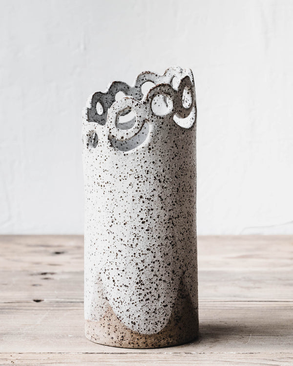 Circle patterned rim vase in Extra large (Rustic White speckled) 24.5c ...
