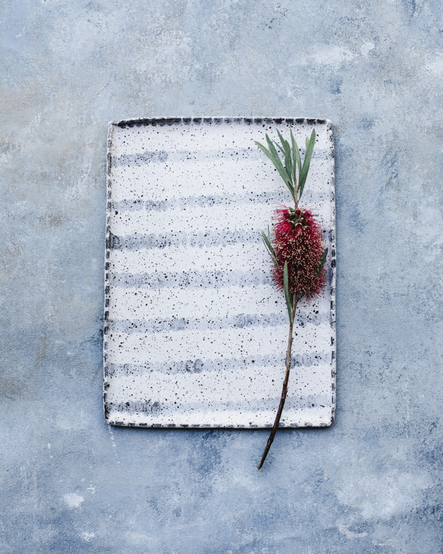 Grey and white square & rectangular plates