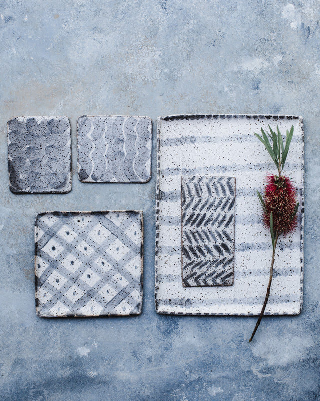 Grey and white square & rectangular plates