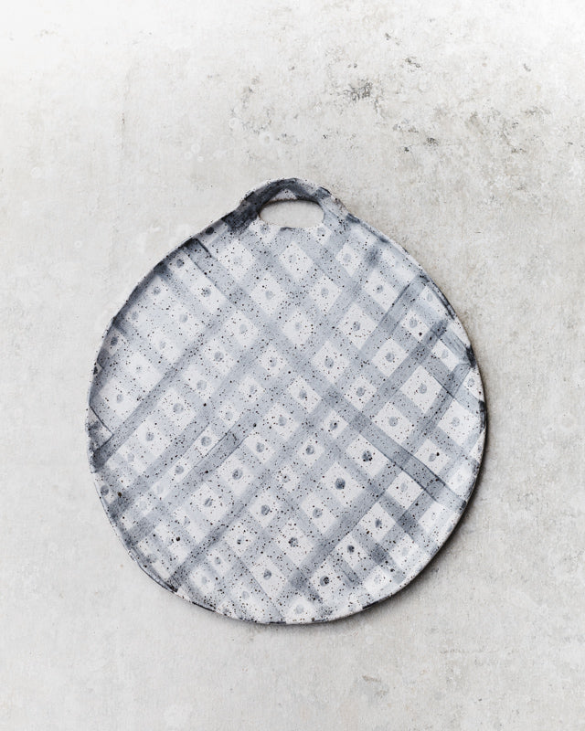 Large round Rustic Plaid Diamond Platter with cutout handle - 35 cm