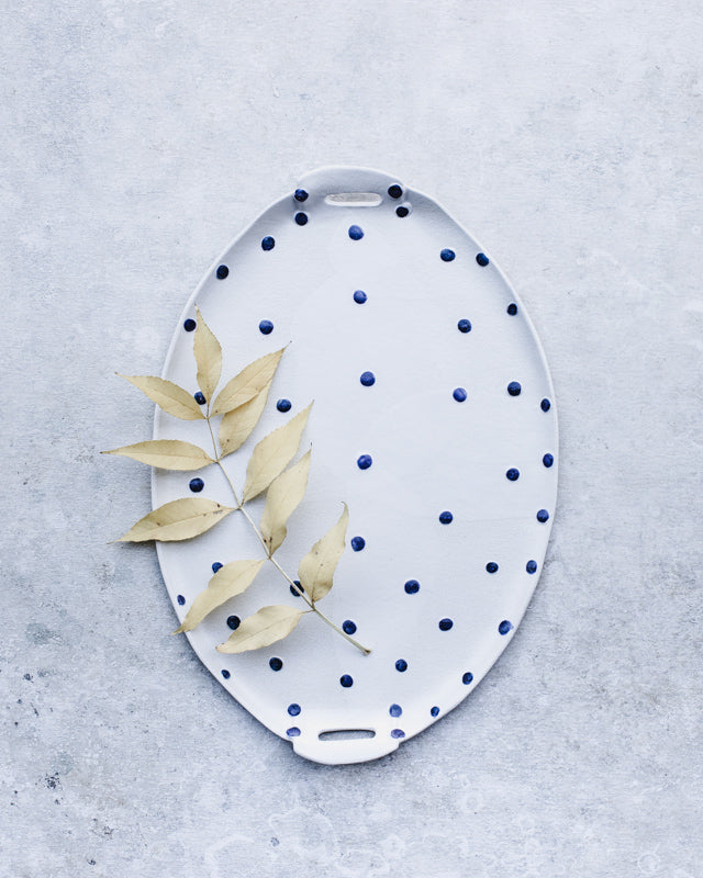 Blue and white textured spot platter hand made by clay beehive ceramics