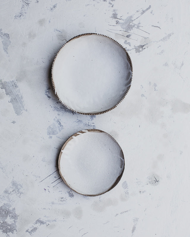 Rustic shallow-wide bowls with unglazed exterior