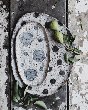 spot plate hand made with gritty clay body crafted by clay beehive 
