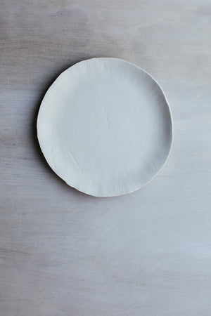 Delicate organic textured matte plates