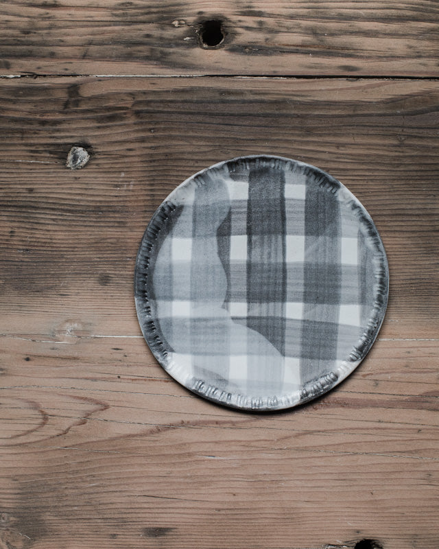 Grey tartan & check pattern Plates
